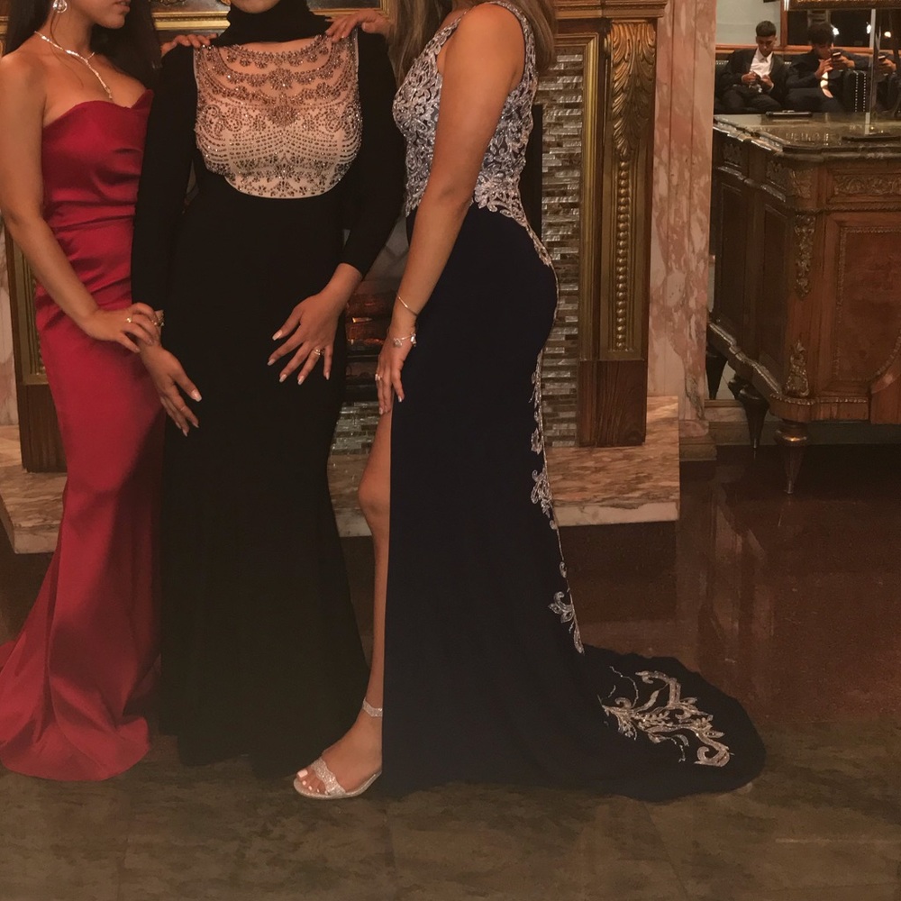 Unique Evening Dress - Picture 5 of 6